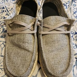 Womens size 8 Grey Hey Dudes